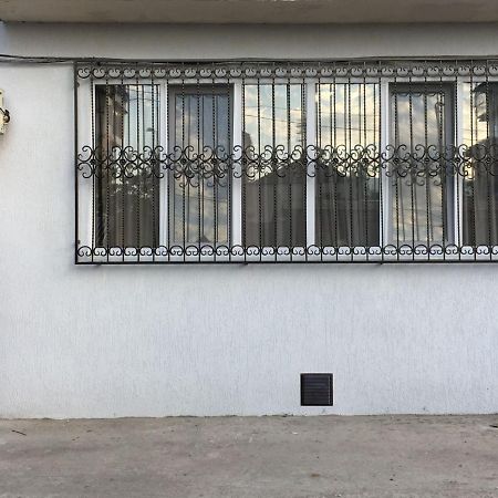 Квартира У Моря-Тереза Suchumi Exteriér fotografie